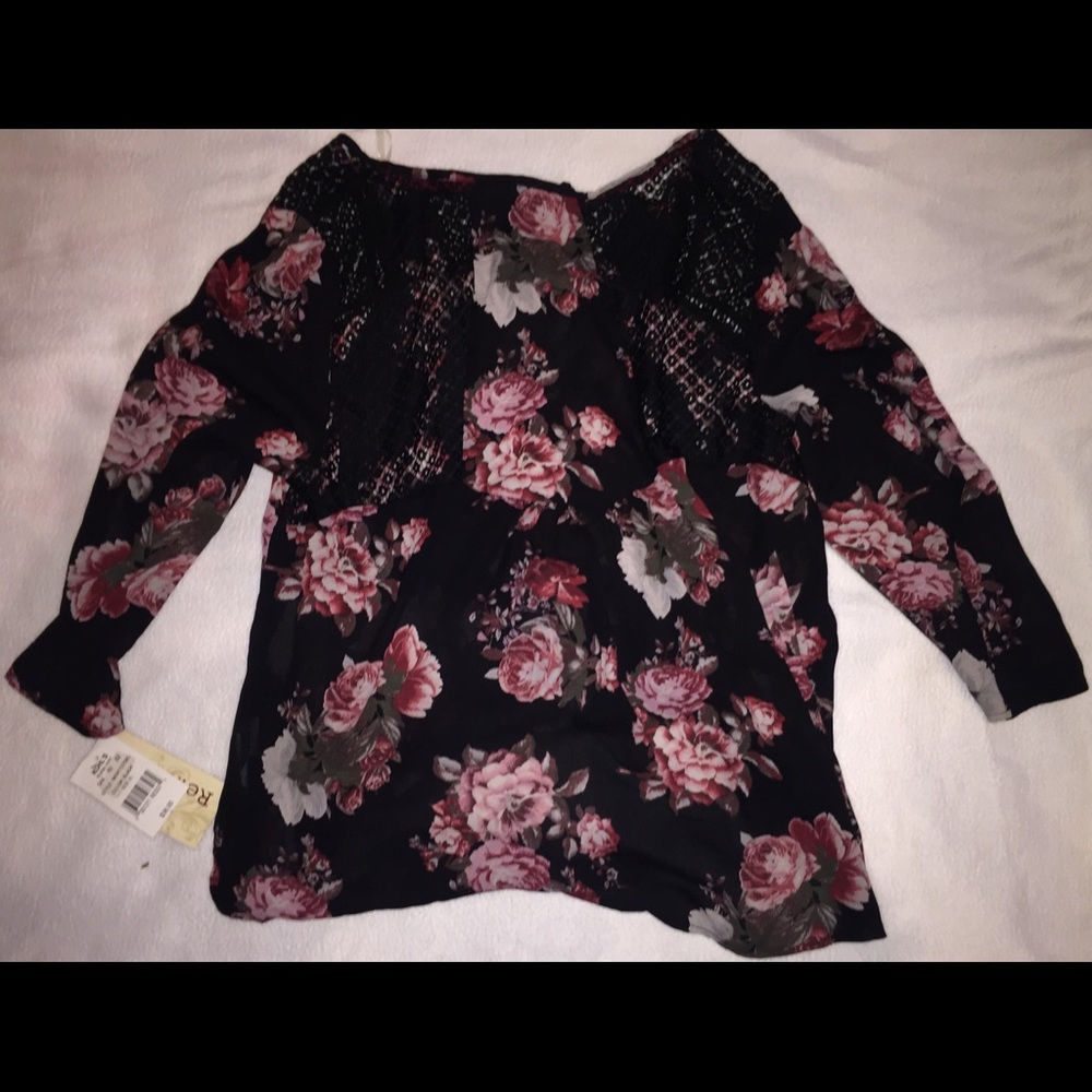 Floral and Crochet Top - Picture 3 of 4